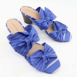 Women's Poppy Striped Bow Two Band Heeled Pumps